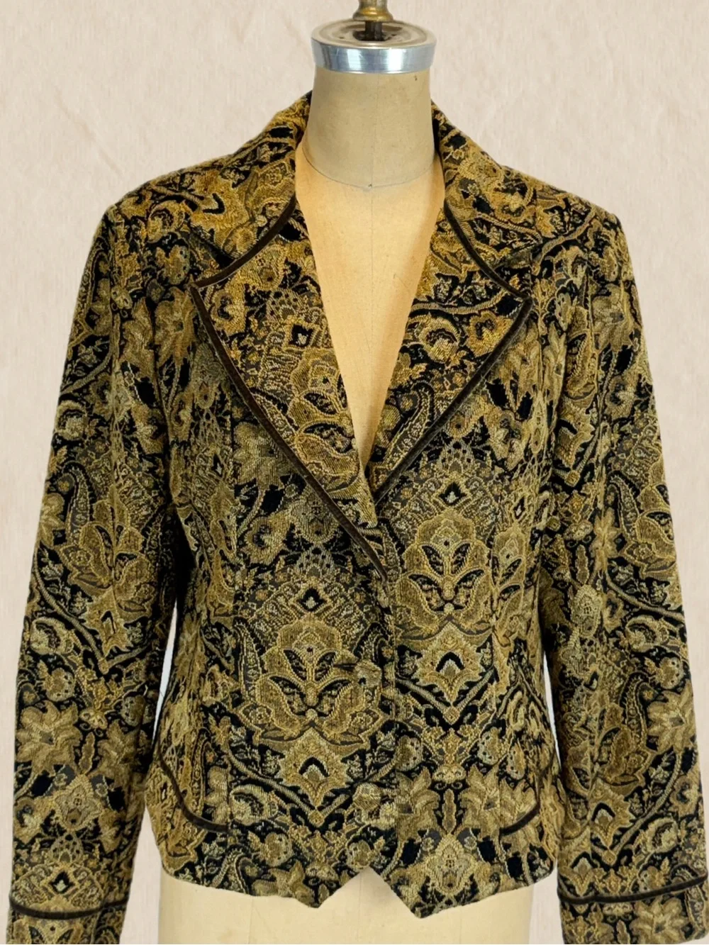 VINTAGE tapestry woven blazer jacket baroque renaissance floral gold black